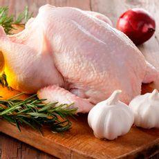 Pollo entero x Kg (2.2kg a 2.4kg por unidad)
